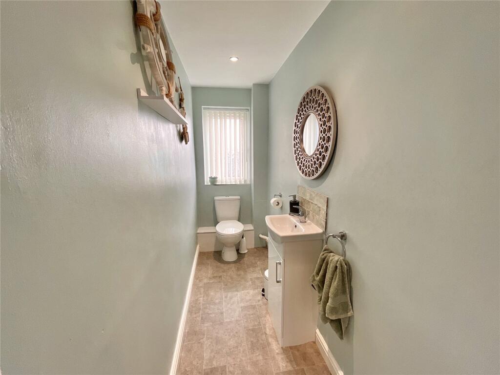 Upstairs Cloakroom