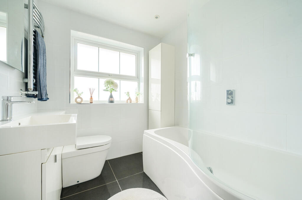 1294019-26-682dd0...