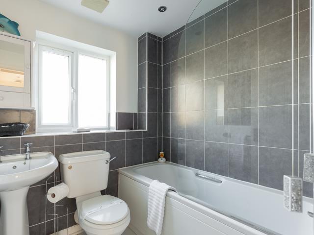 86 Lake Road-Bathroom - CFP 6.jpg