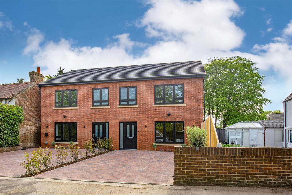 138 staines road-sunbury externals (7).jpg