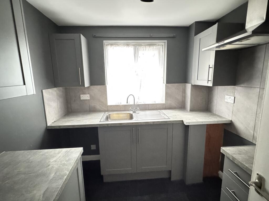1 Russell Ct - kitchen