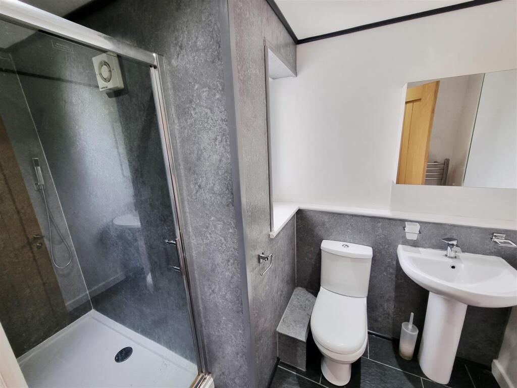 Shower room.jpg