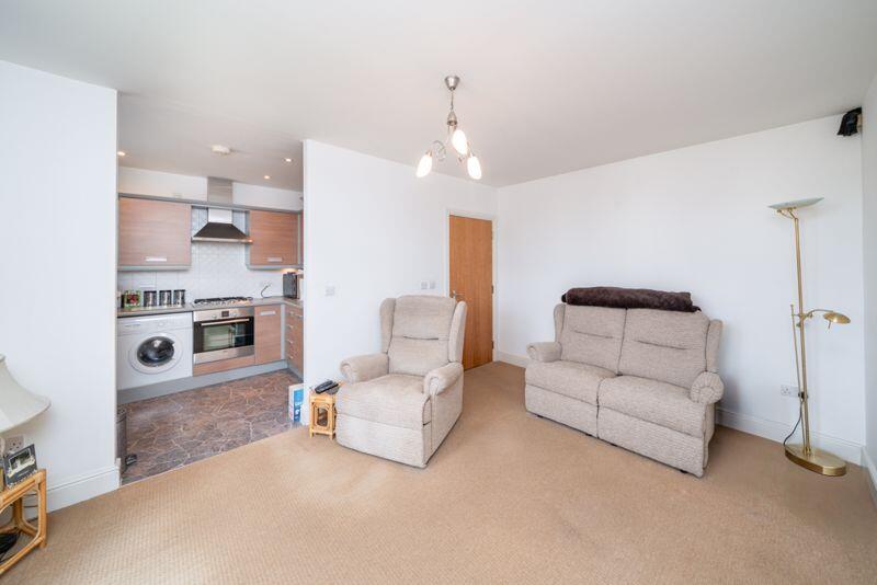 LOUNGE/KITCHEN