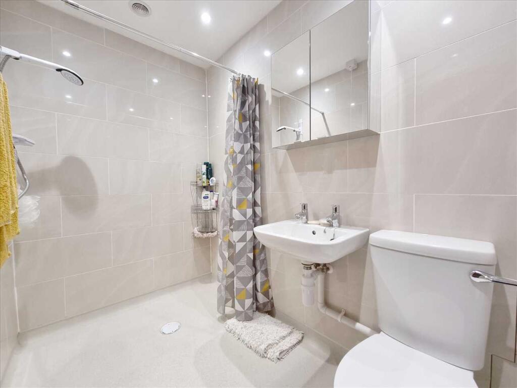 Wet Room En-Suite: