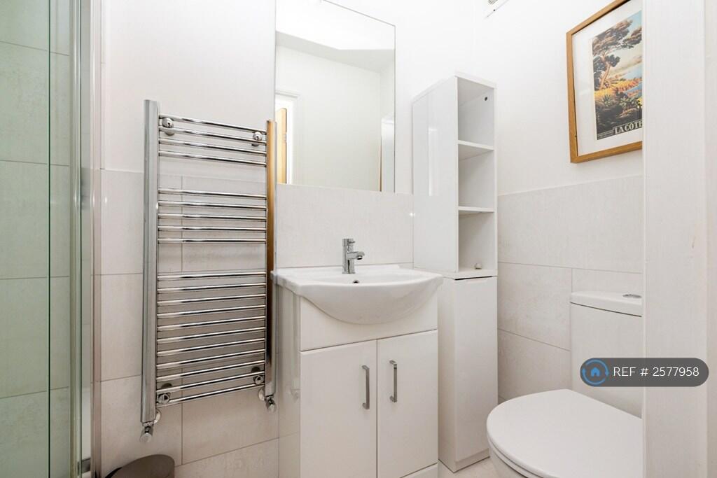 Bathroom Bedroom 2