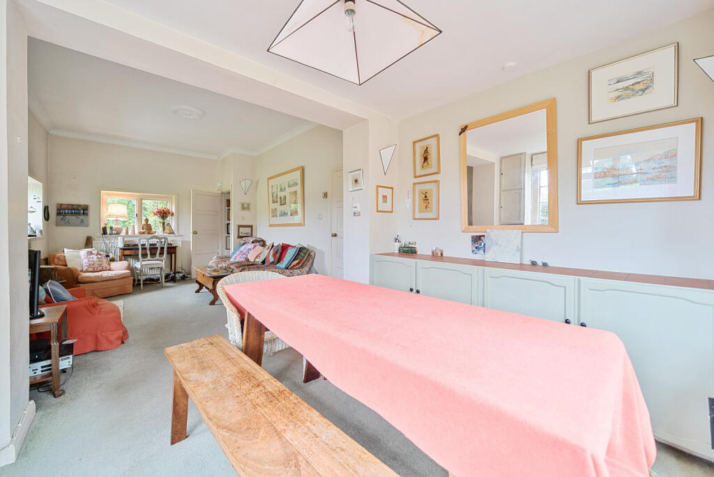 1300454-6-684696a...