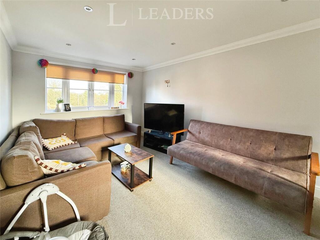 Living/Dining Area