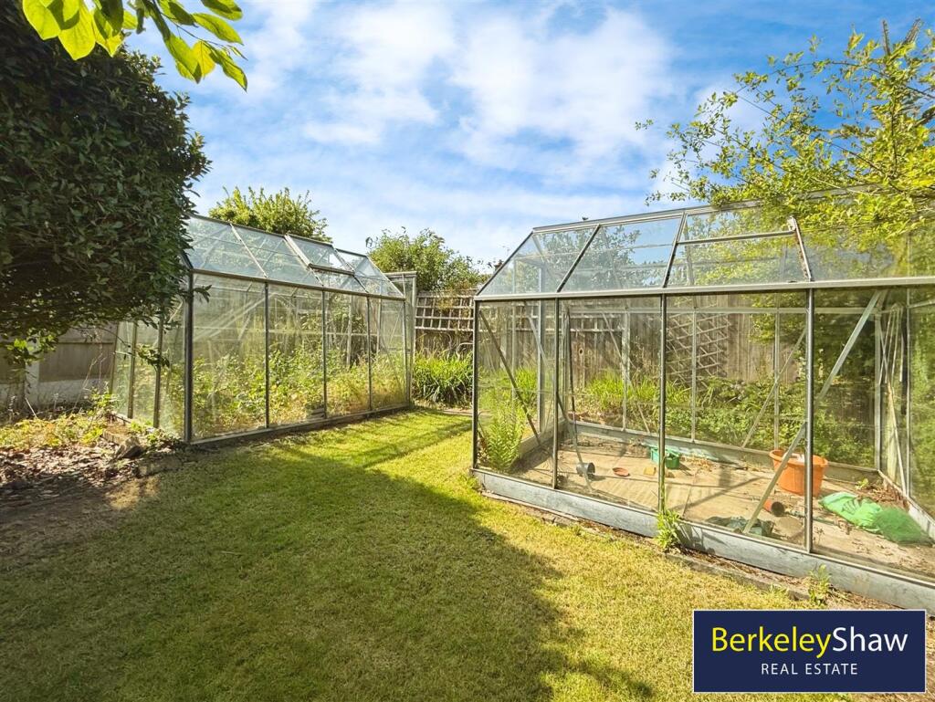 6c176f2e--4936-A0F4-A06F14CCFE42-88855-00000C242E0