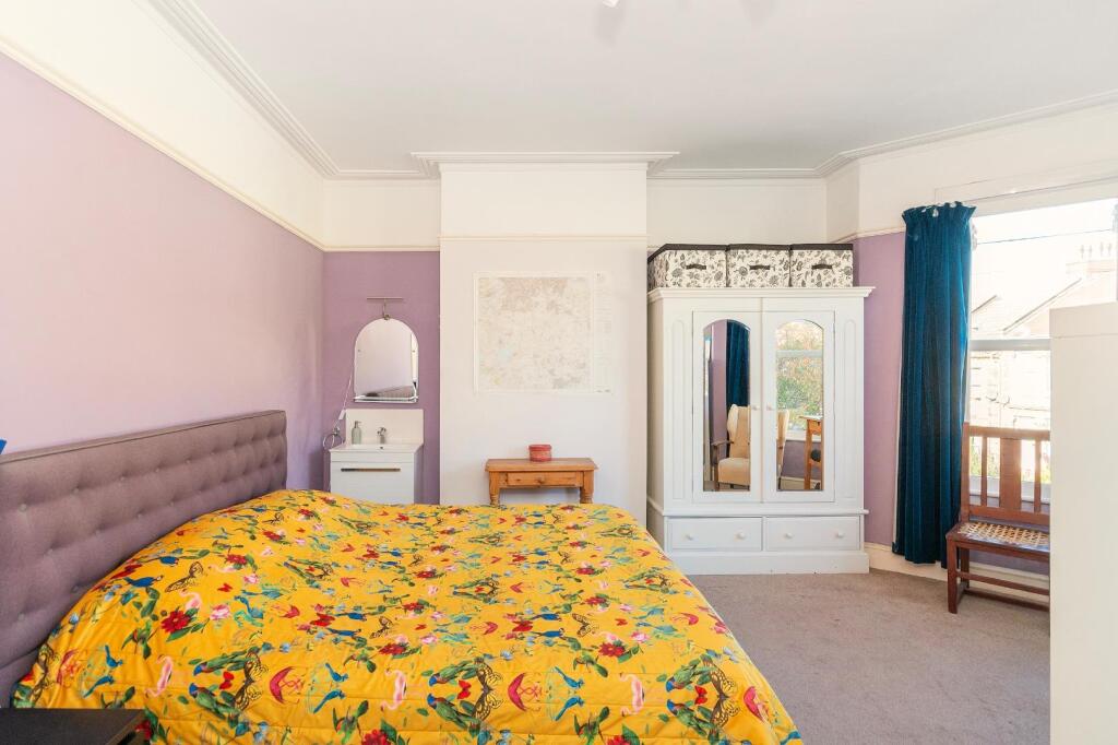 3B9RKE - Bedroom A.jpg