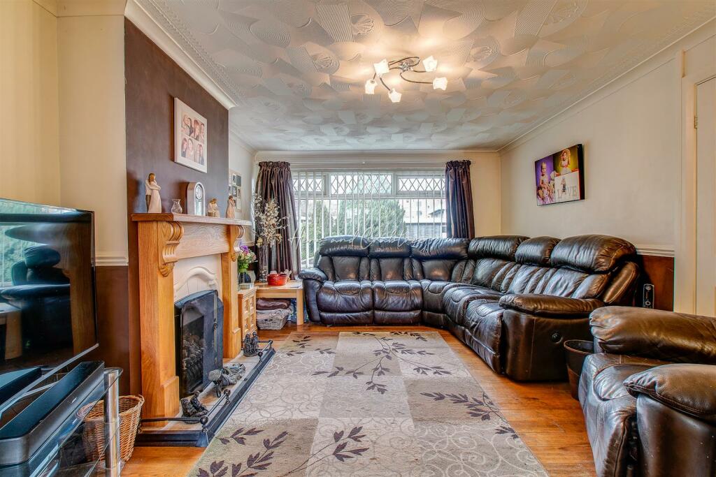 Wellwood, Llanederyrn, HernCrabtre (11).jpg