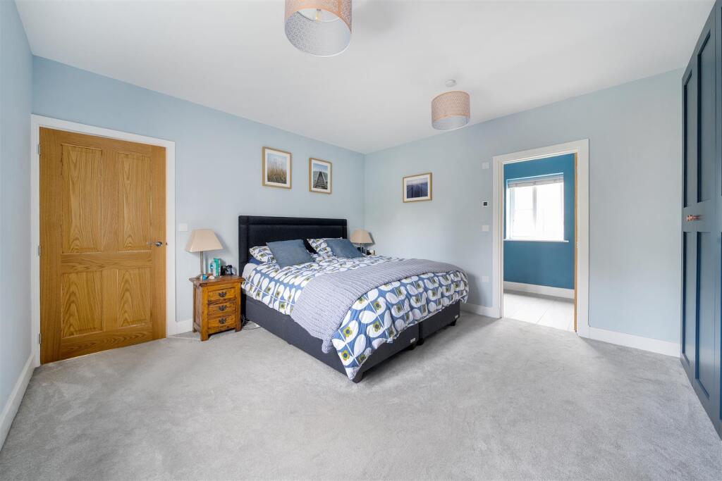 Park View House, 16 Earls Farm Way, Towcester (6).