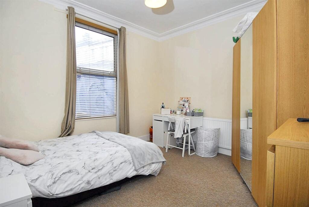 50 furze bedroom 2.jpeg
