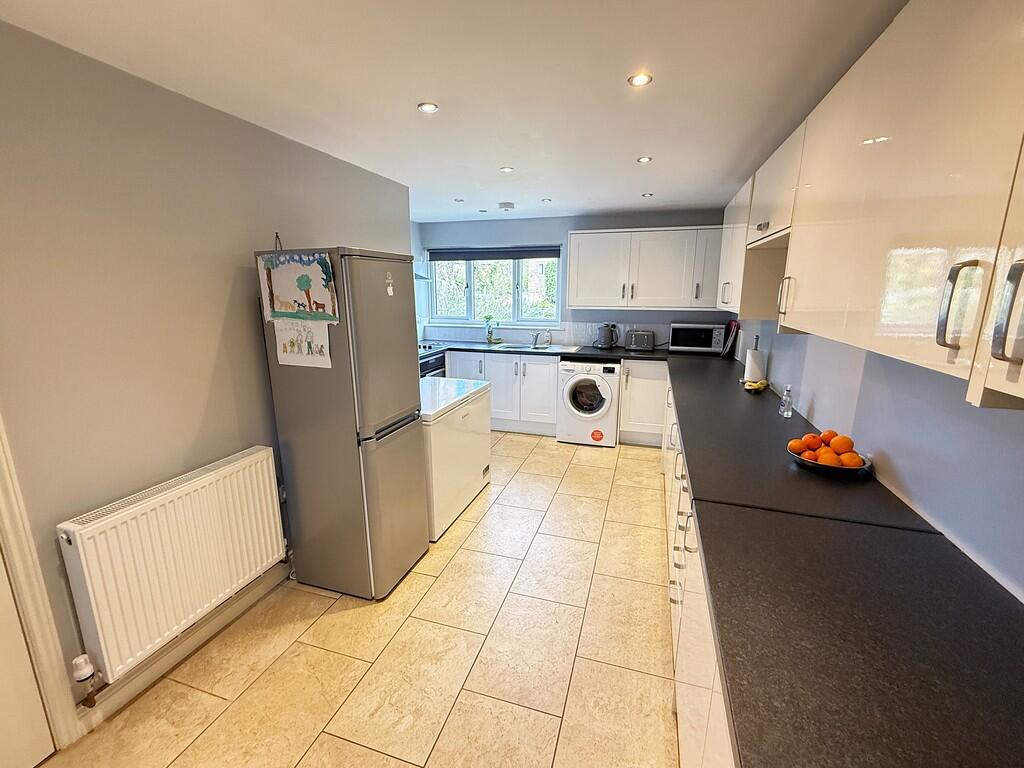 ANNEXE KITCHEN 2