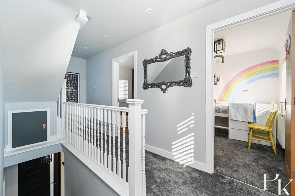 12 Brambledean Road, bn41 (13).jpg