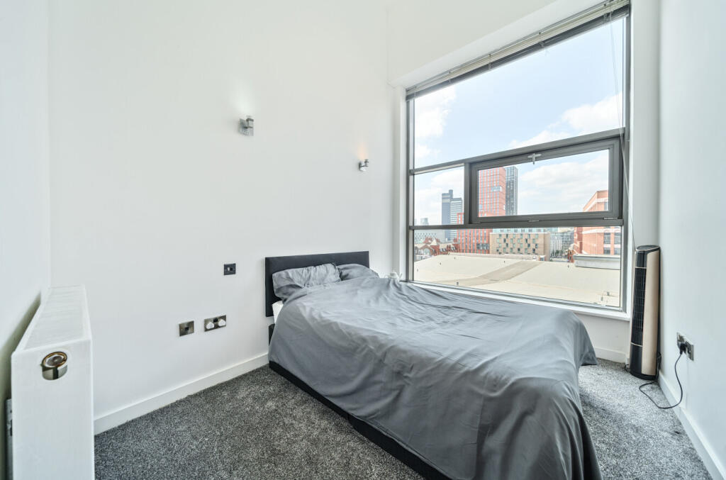 1294354-13-682b4c...