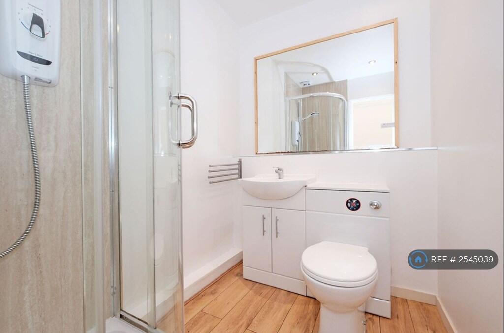 En Suite Bedroom 1