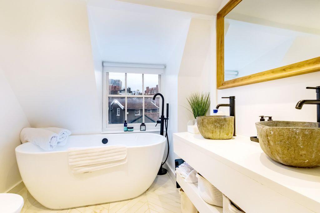 Ensuite bathroom