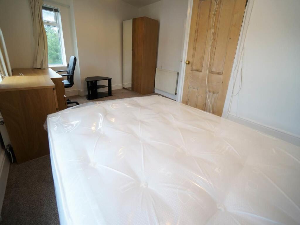1Penllys_b2.JPG