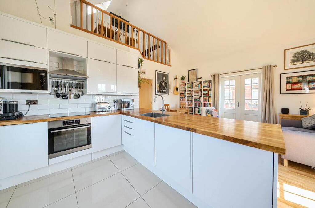 4 Wintour House, Guys Common (6).jpg