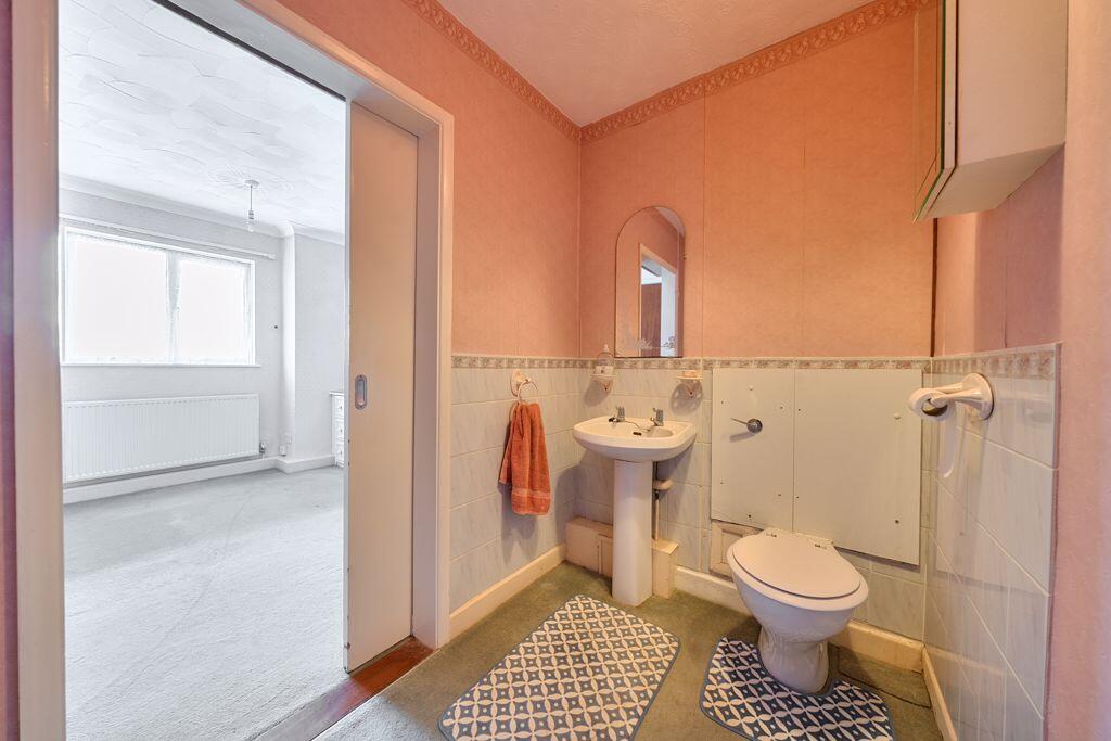 En Suite Cloakroom
