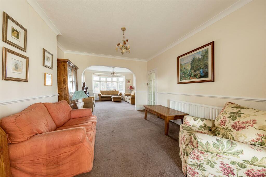 Larkshall Road, E4
