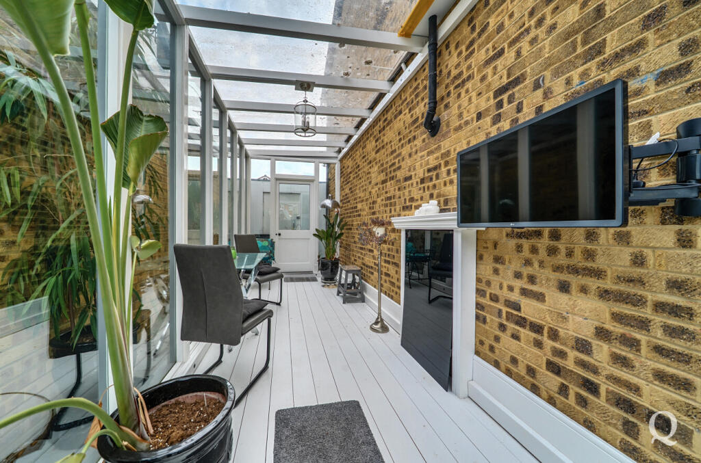 b0fecfee-f494-4aa...