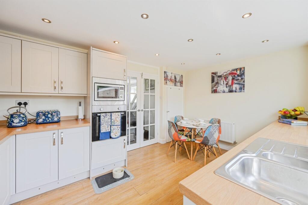 Kitchen Diner: