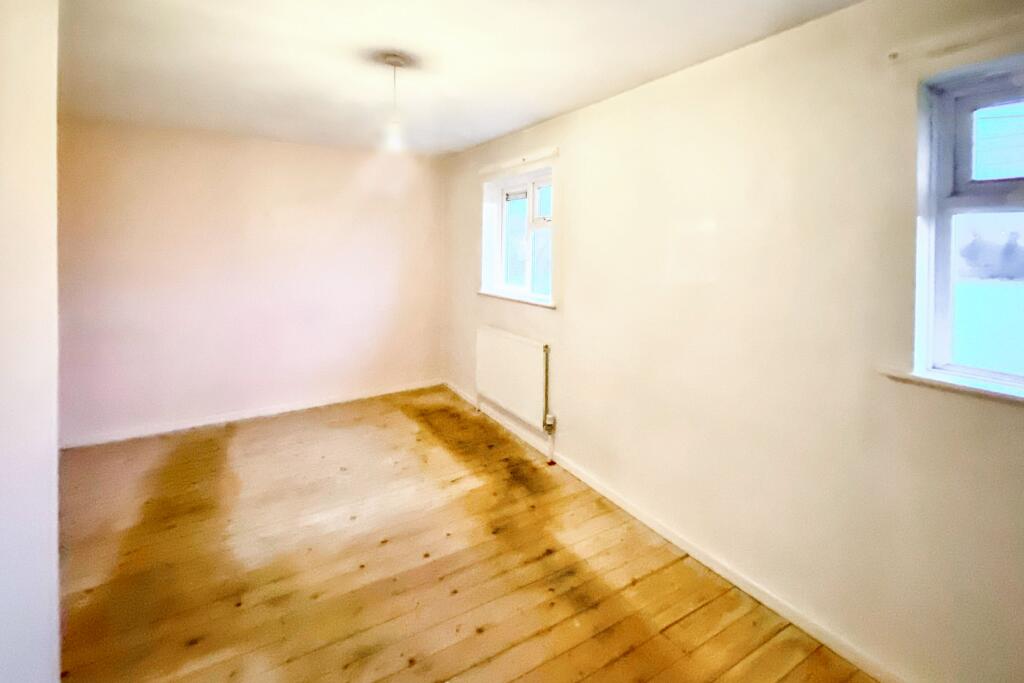 37 Manor Road, Chippenham, Wiltshire SN14 0LH