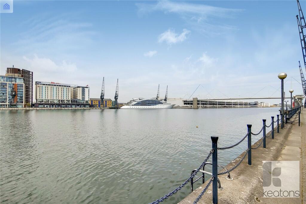 Royal Docks River V2