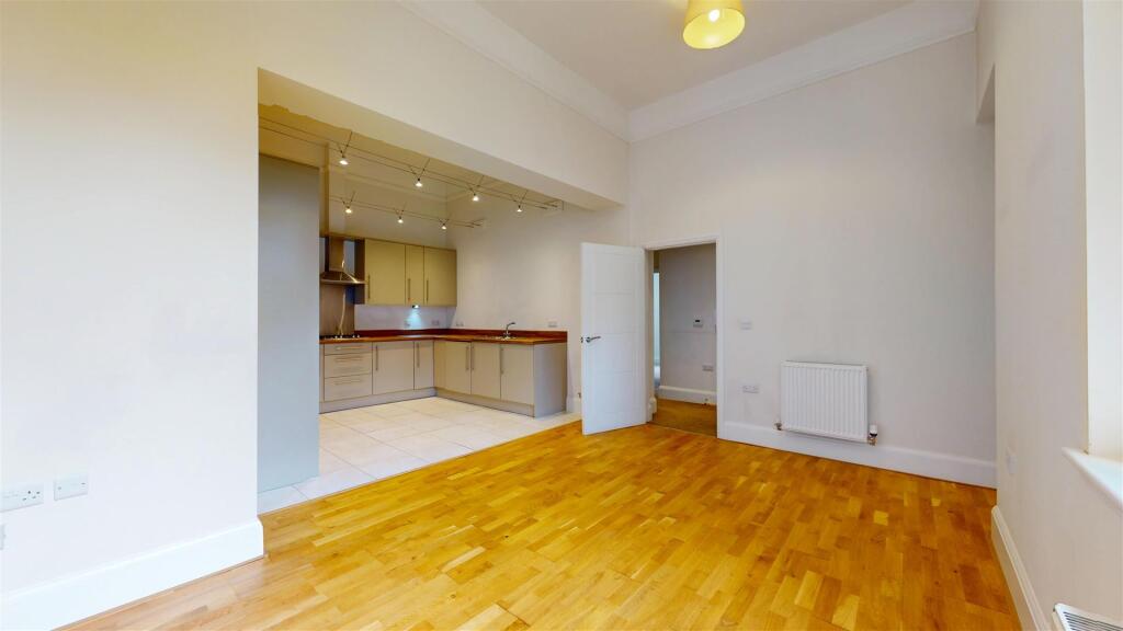 Leighton Park 77 Living Area.jpg