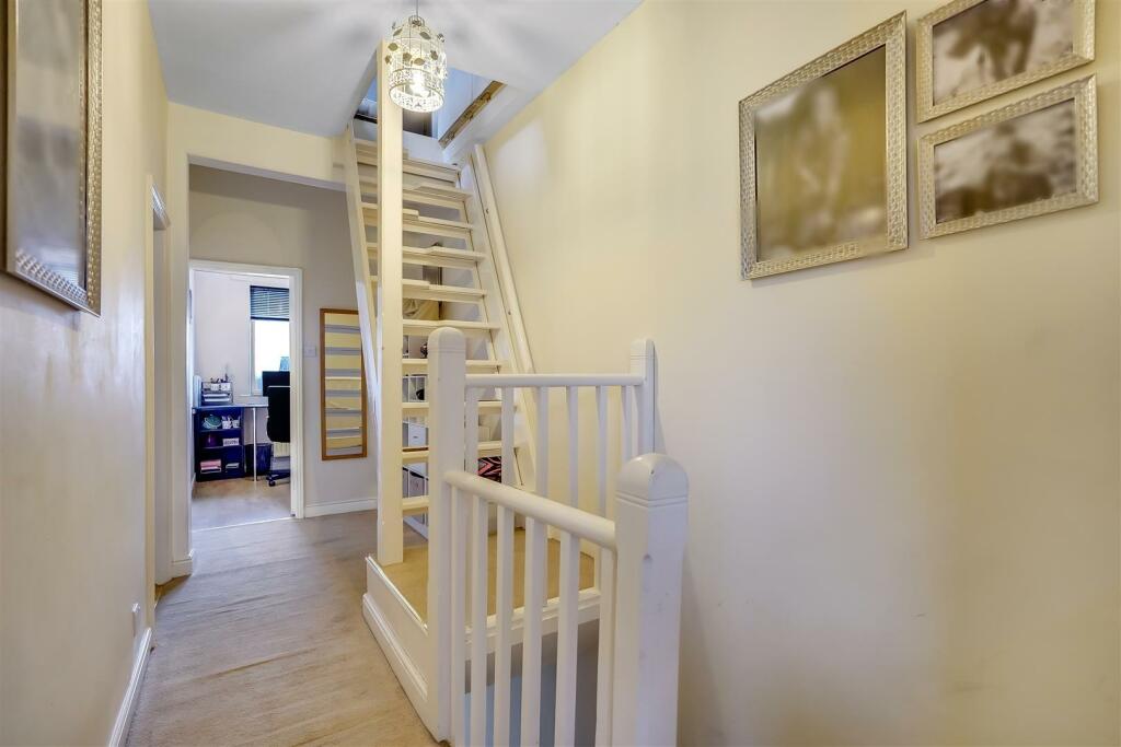 ekVkCOV71EiGWjJNjG6DLA 1.jpg