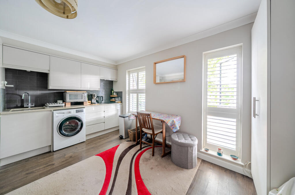 1313720-19-6853d7...