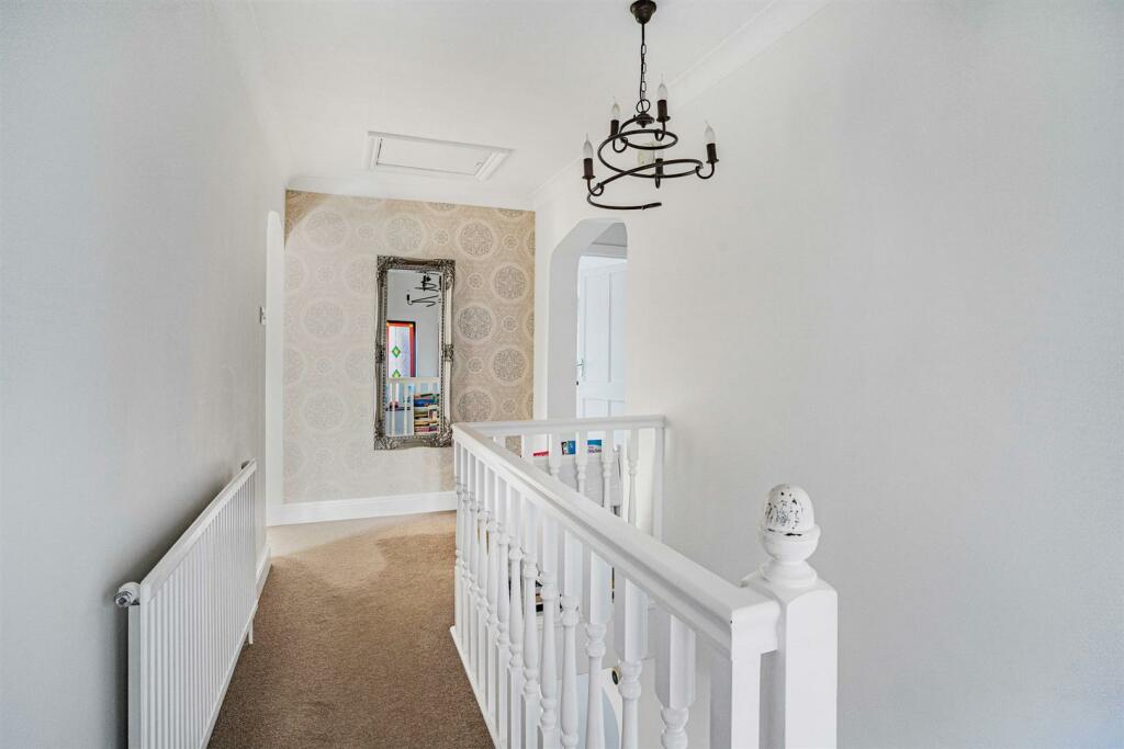 11 Greenhill Ave-10.jpg
