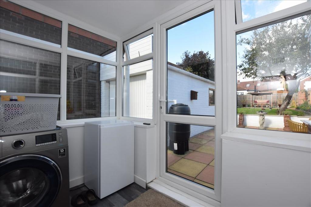 REAR PORCH/UTILITY