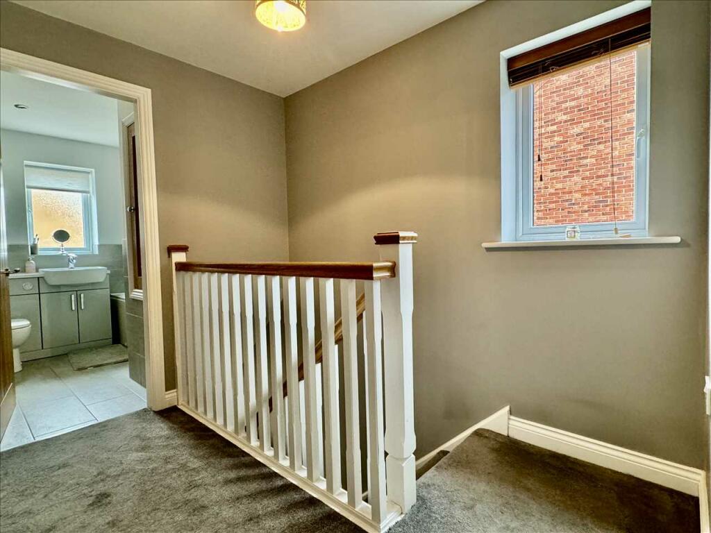 FIRST FLOOR LANDING