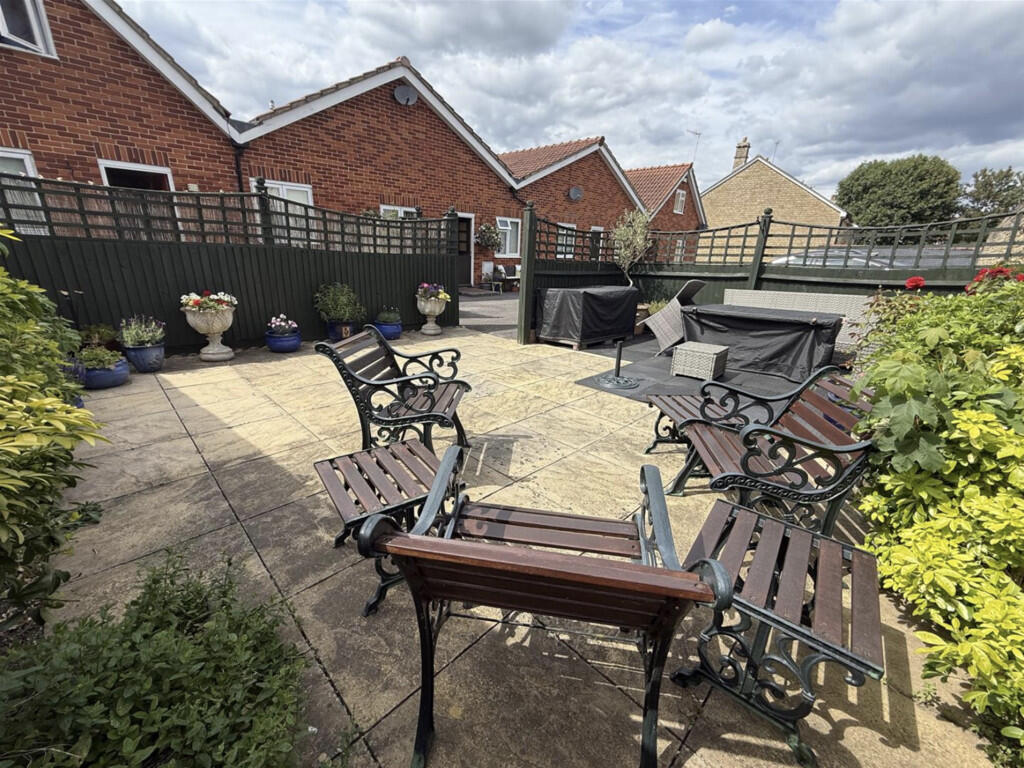 Screenshot 2025-0...