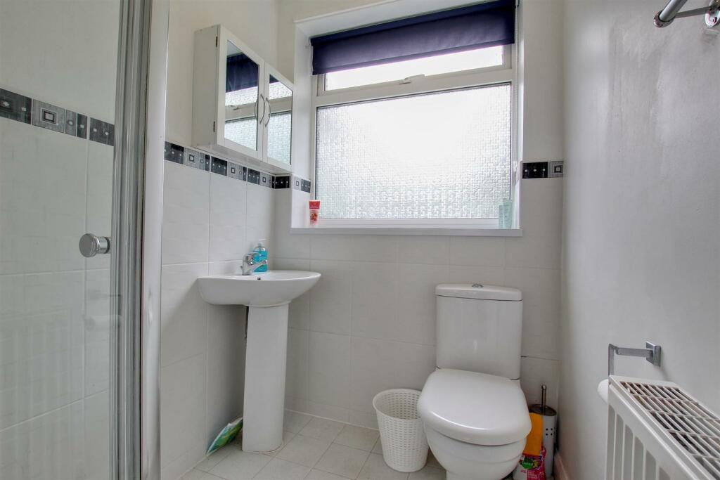 SHOWER ROOM/W.C.