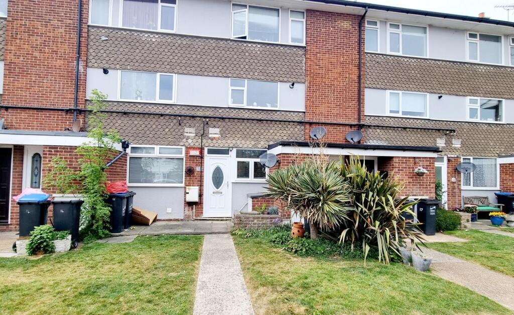 15 Magdalen Court