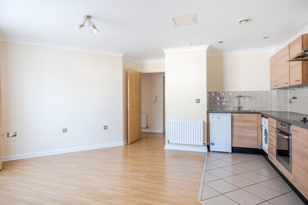 1310648-6-684ad251b41c0