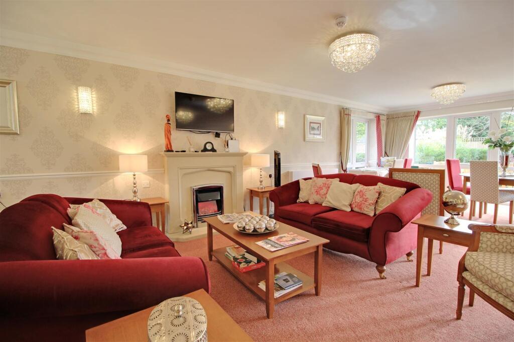 Owners Lounge 2.jpg
