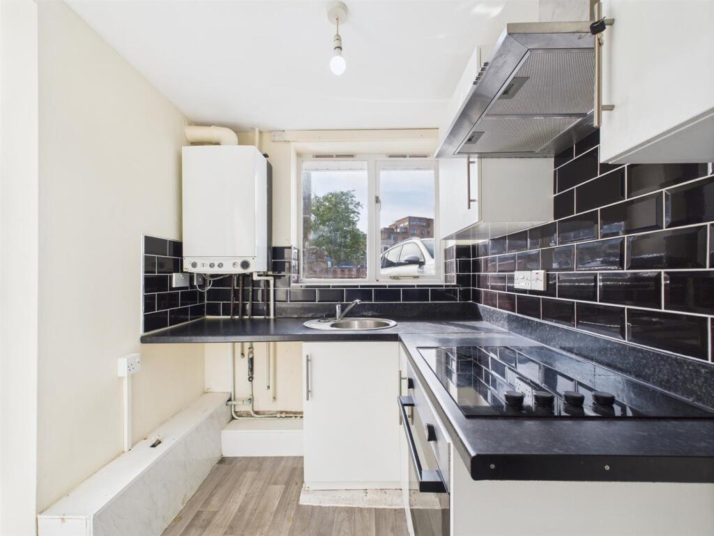 9 - Flat with parking for Auction, Weston-super-Ma