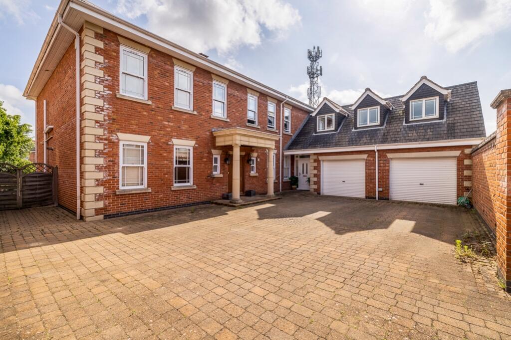 2 Manor Drive (Skegness)-7