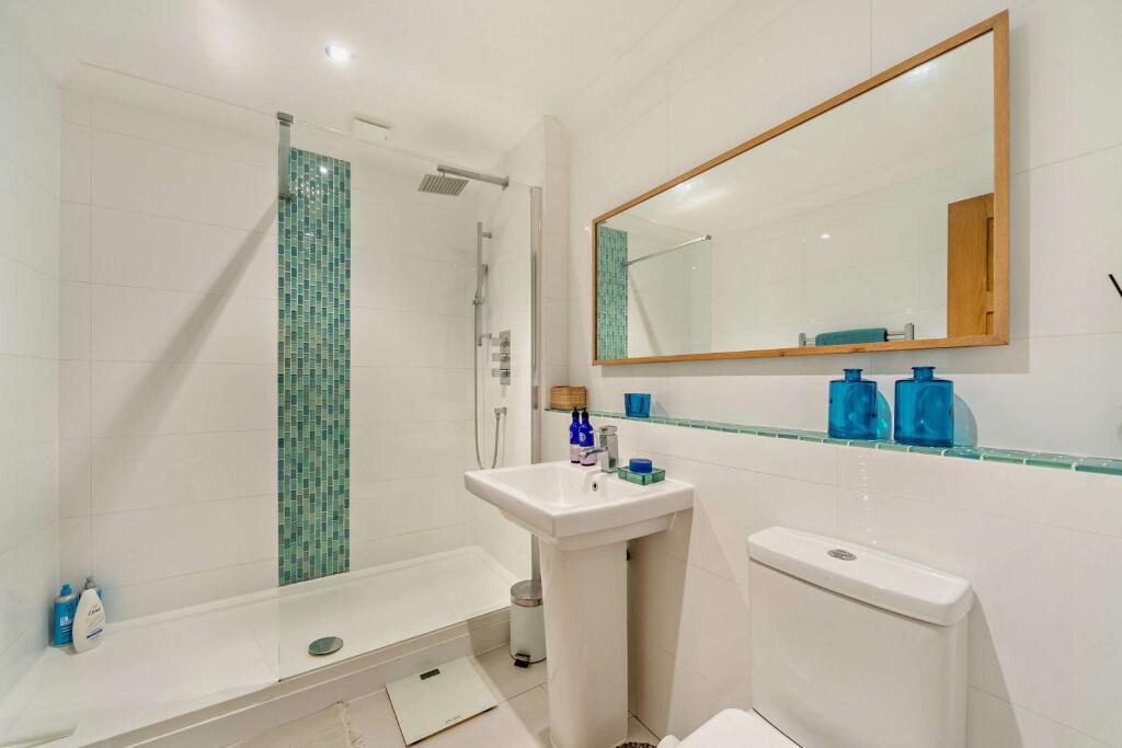 Family Shower Room