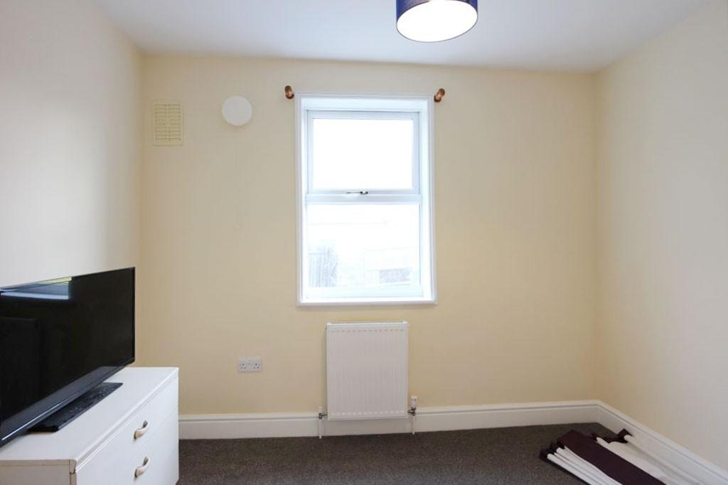 Bed or Sitting Rm