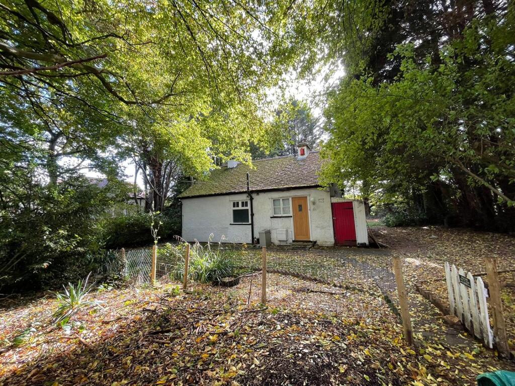 Cottage from front.jpeg