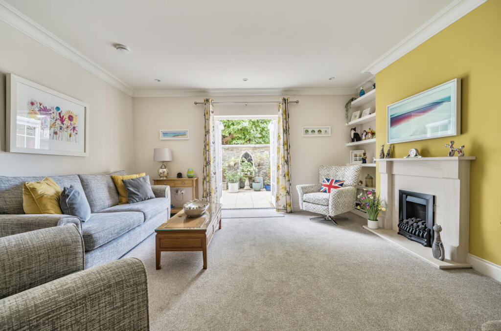 1346933-3-68b971f...