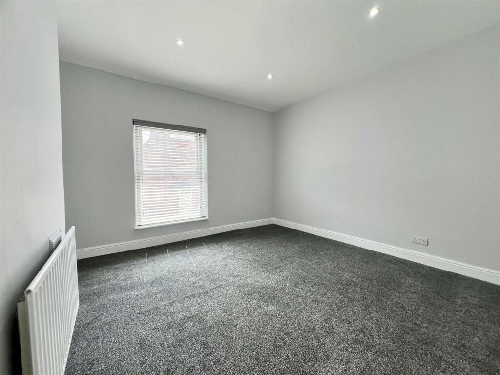 U Bedroom 1.jpg