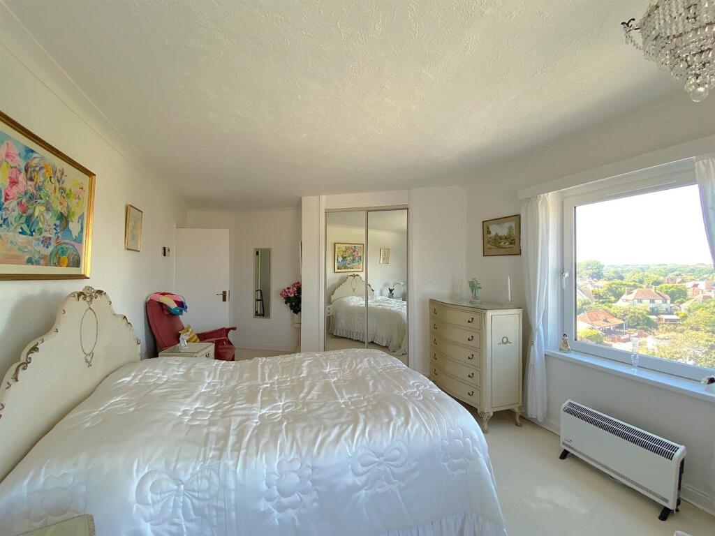 25 St Kitts - Bed2.jpg