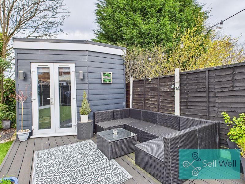 Garden Room/Decked Patio