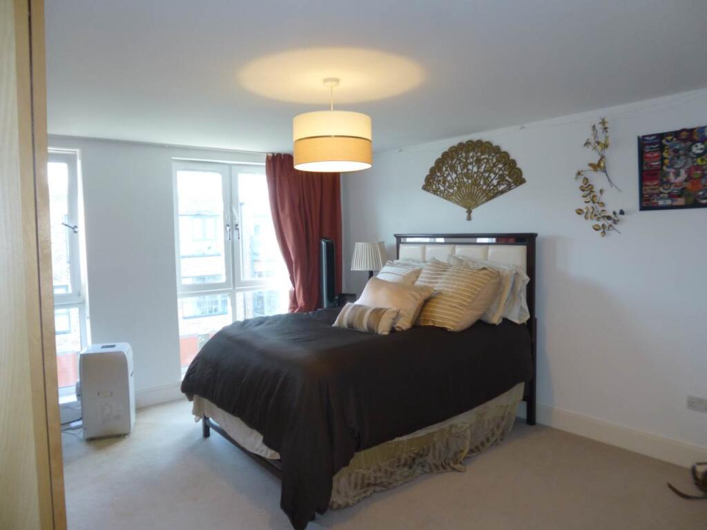 Pepys Court 64 Bedro